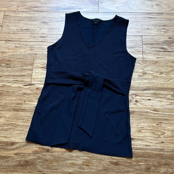 Ann Taylor Navy V-Neck Adjustable Tie Top - Picture 3 of 10
